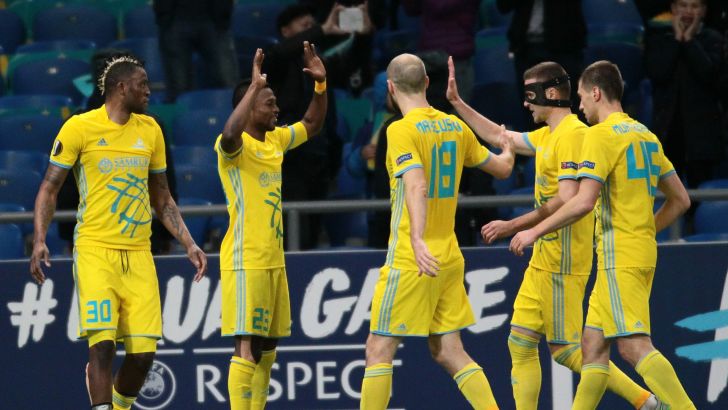 שחקני אסטנה חוגגים