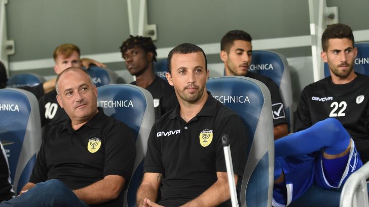 בן זקן והצוות