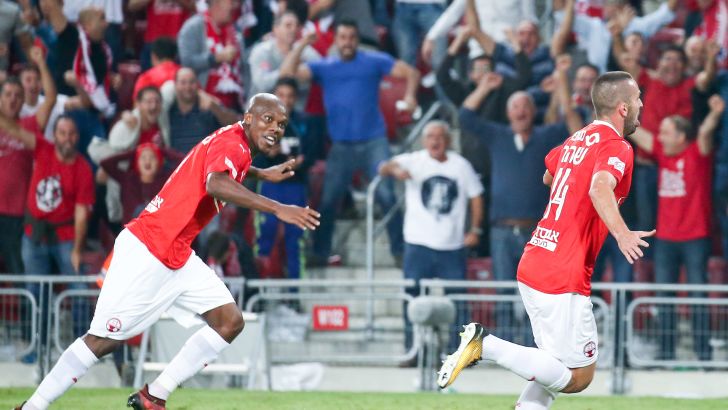 בן שהר חוגג עם טוני וואקמה