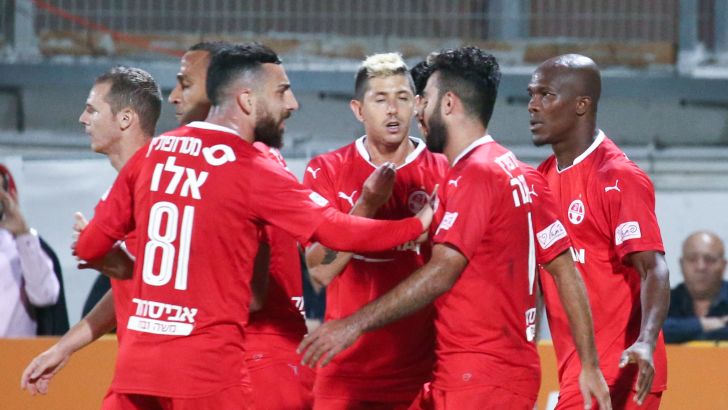 שחקני באר שבע חוגגים