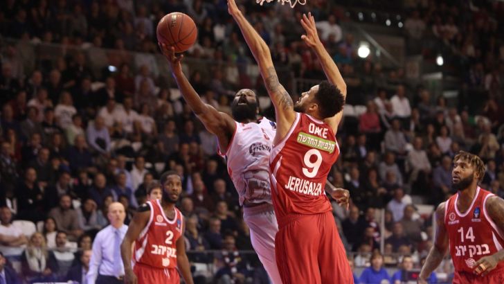 אוסטין דיי נגד ג'וליאן רייט