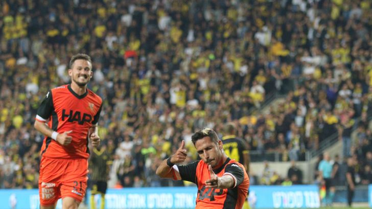 אלמוג בוזגלו