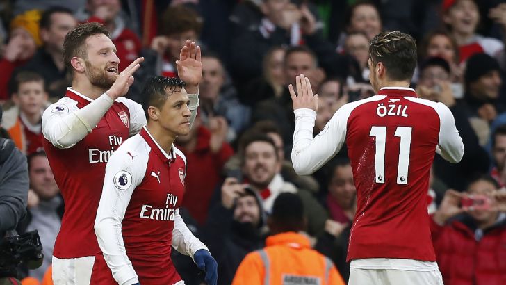 מסוט אוזיל, אלכסיס סנאצ'ס