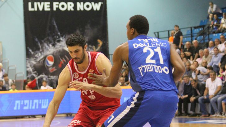 ליאור אליהו מול דומיניק ארצ'י