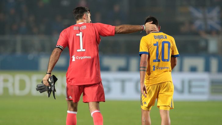 פאולו דיבאלה עם ג'אנלואיג'י בופון