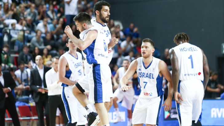 נבחרת ישראל חוגגת על אסטוניה