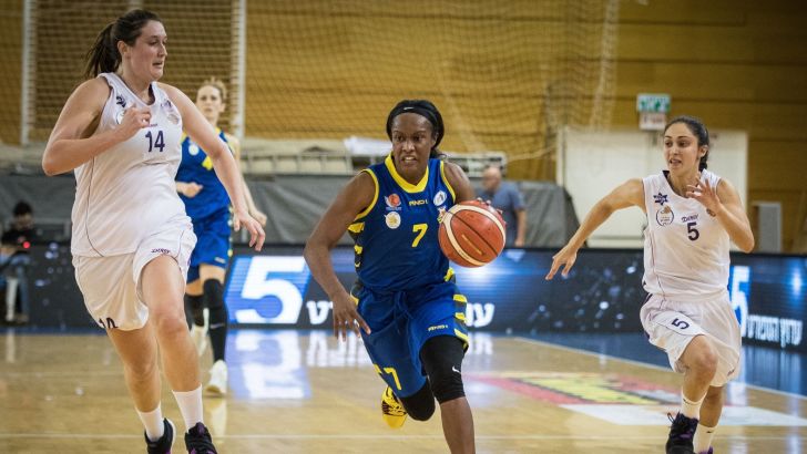 צ'לסי הופקינס