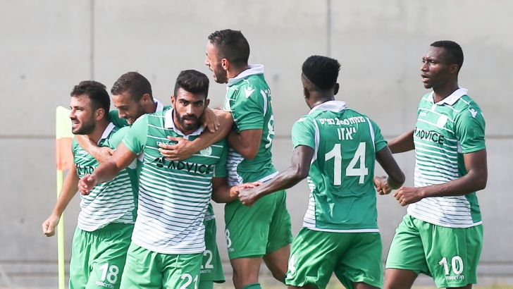 שחקני הפועל כפר סבא חוגגים