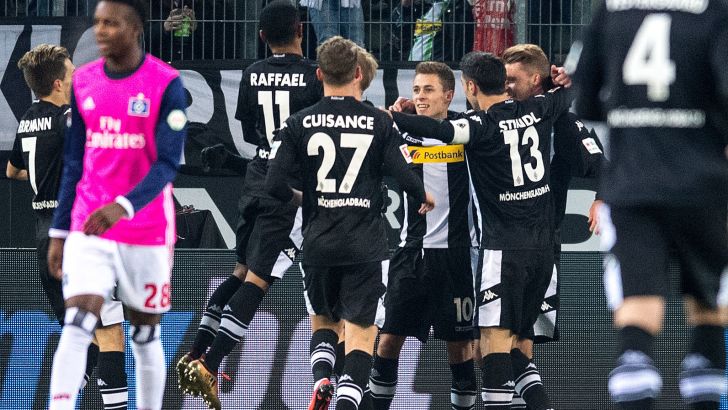 הזאר ושחקני מנשנגלדבאך חוגגים