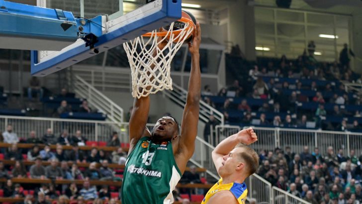 מייקל רול מול תנאסיס אנטטקומפו