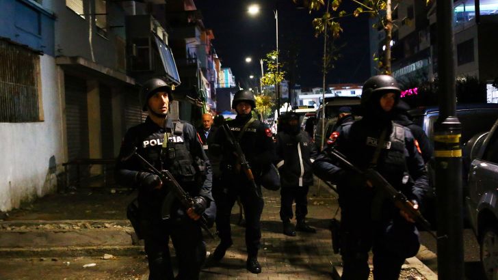 משטרת אלבניה מאבטחת את ישראל