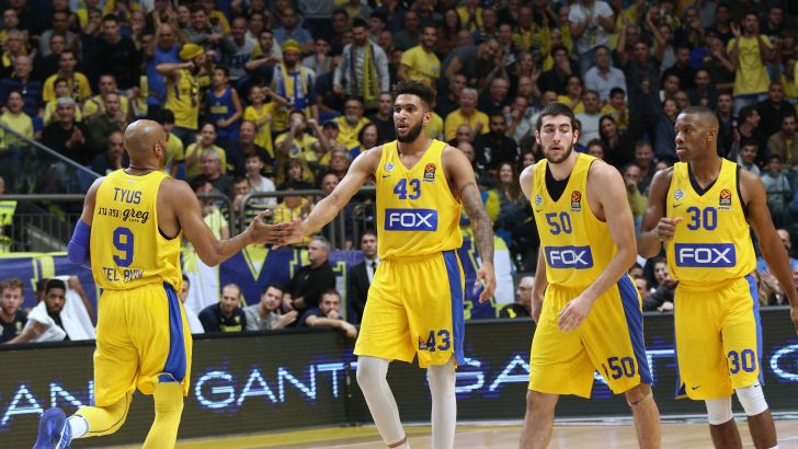 אלכס טיוס עם נוריס קול, ג'ונה בולדן ויובל זוסמן