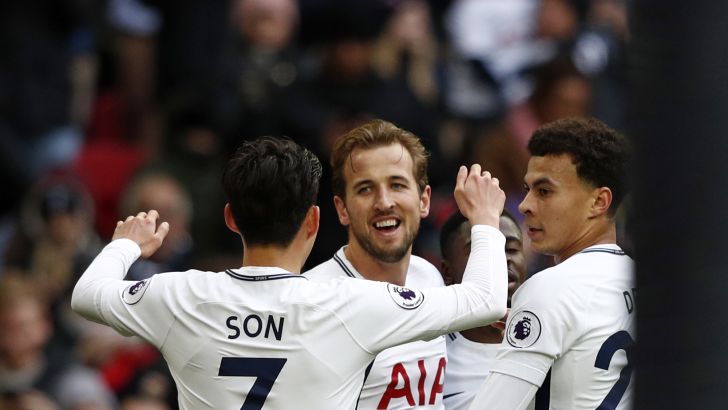 שחקני טוטנהאם חוגגים