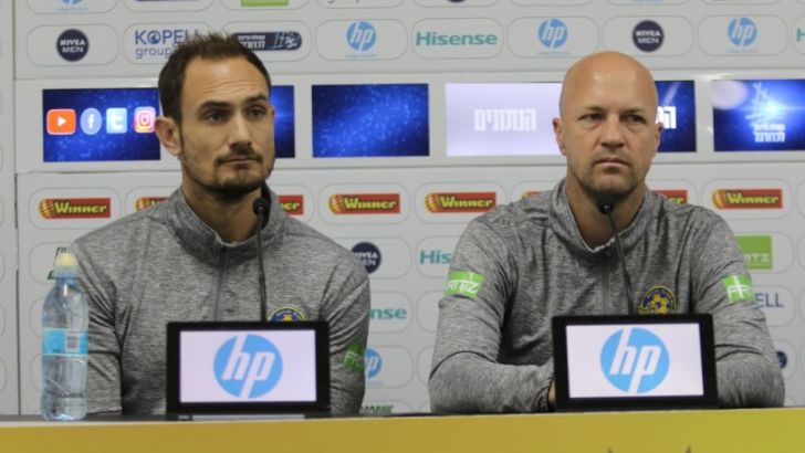 ג'ורדי קרויף לצד קרלוס גרסיה