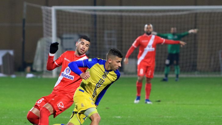 דור מיכה מול סגס תאמבי