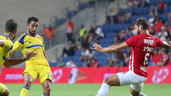 אייל גולסה נגד אדי גוטליב במהלך דרבי תל אביבי