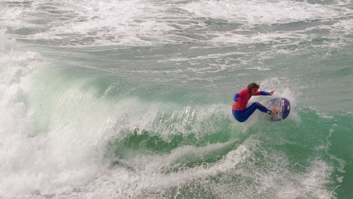 תחרות הגלישה חוזרת לנתניה (טייק אייר)