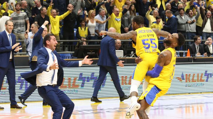 ג'קסון חוגג