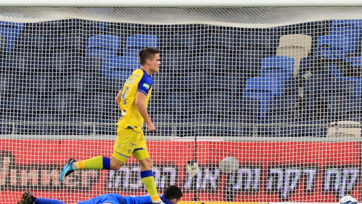 וידאר קיארטנסון מול עומרי גלזר