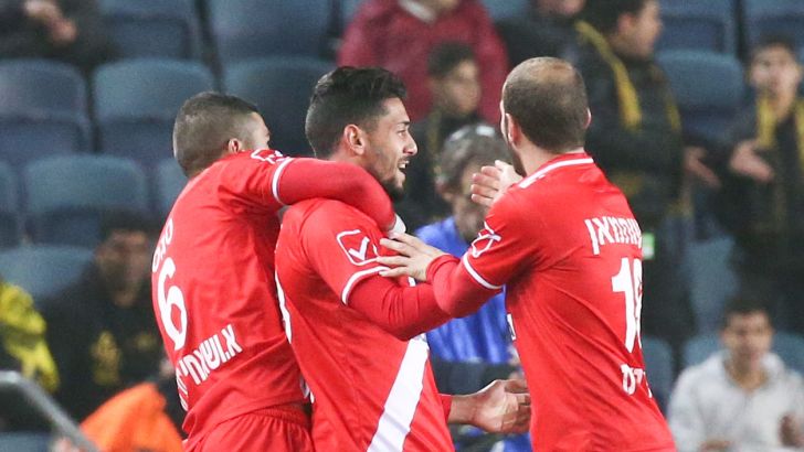 שחקני בני סכנין חוגגים