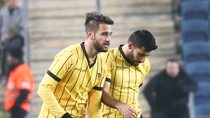 חן עזרא, אנתוני וארן