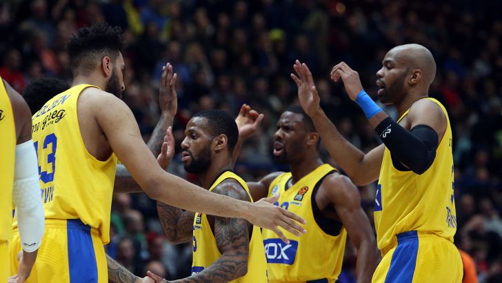 אלכס טיוס והצהובים חוגגים