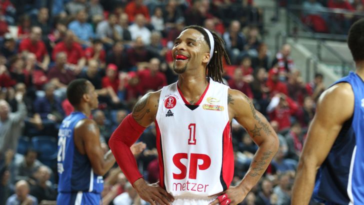 אדריאן בנקס