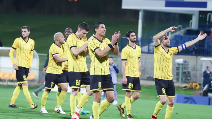 שחקני בית"ר ירושלים מודים לקהל