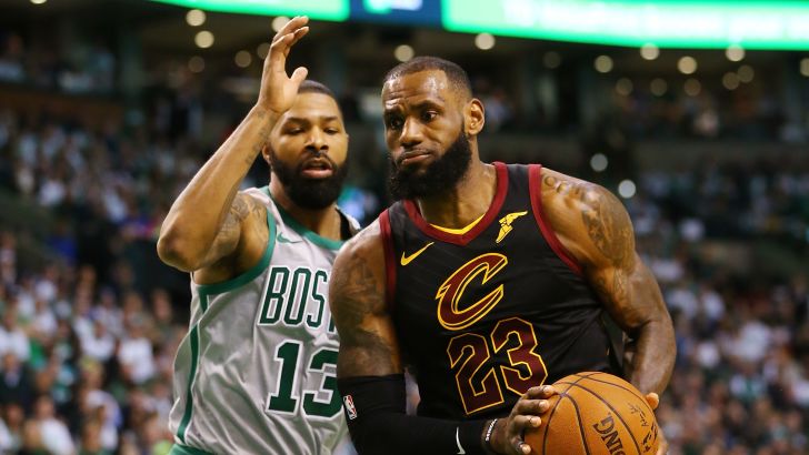 לברון ג'יימס מול מרכוס מוריס