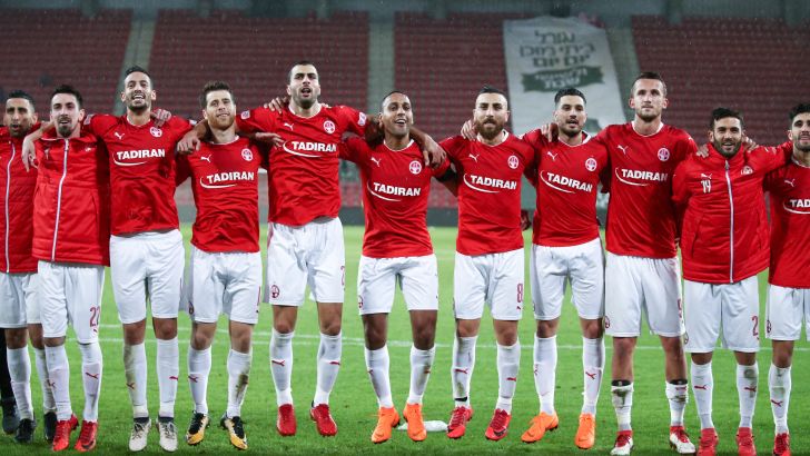 שחקני הפועל באר שבע חוגגים