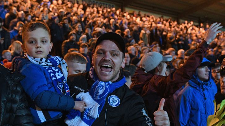 אוהדי רוצ'דייל חוגגים