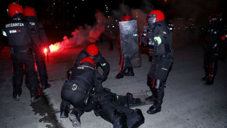 שוטר בבילבאו נפצע על ידי אוהדי ספרטק