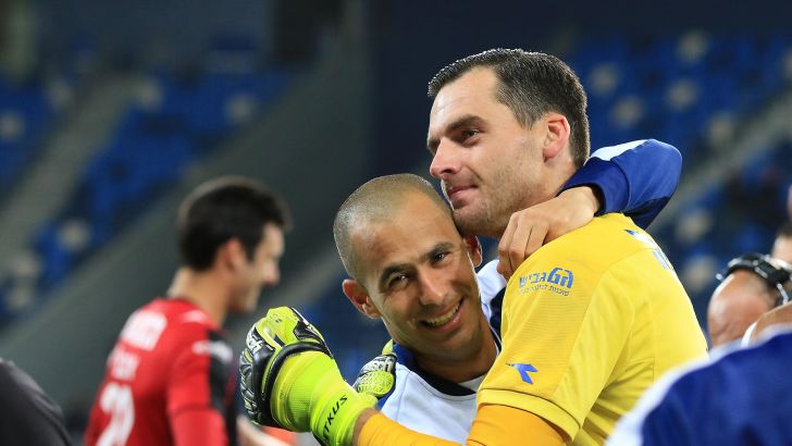 ארנסטס שטקוס עם גילי ורמוט