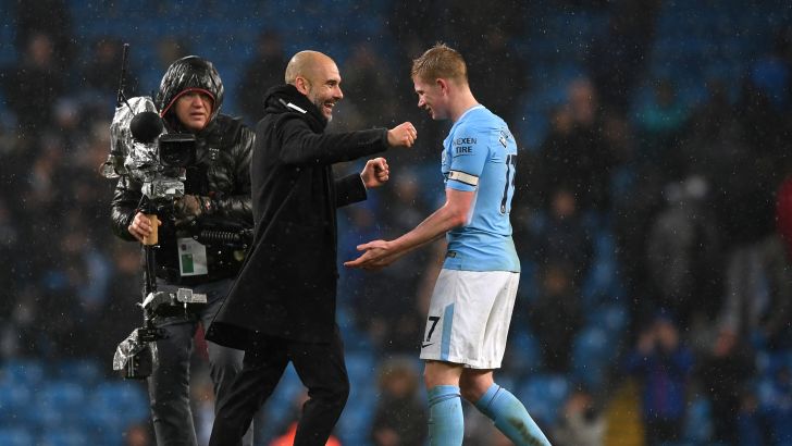 פפ גווארדיולה עם קווין דה בריינה