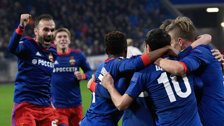 ביברס נאתכו חוגג עם שחקני צסק"א מוסקבה