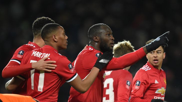 רומלו לוקאקו חוגג