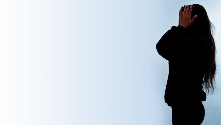 אישה מוכה, אילוסטרציה