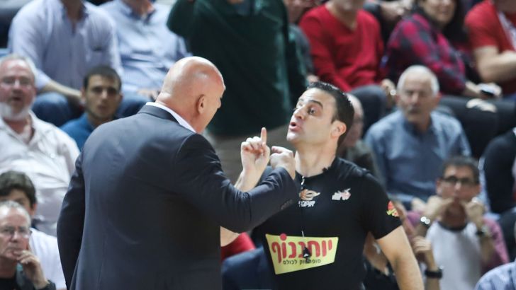 נבן ספאחיה צועק על השופט