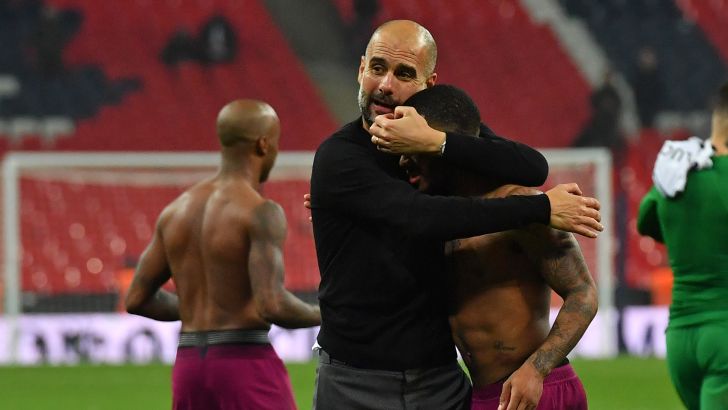 פפ גווארדיולה עם ראחים סטרלינג