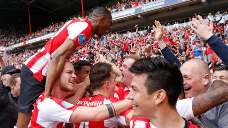 פ.ס.וו חוגגת אליפות