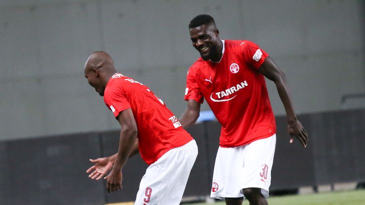 ג'ון אוגו וטוני וואקמה