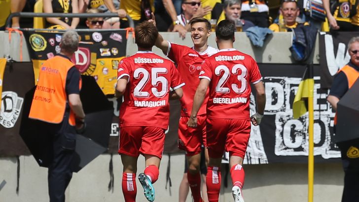 שחקני דיסלדורף חוגגים