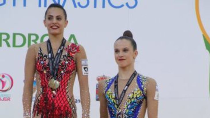 לינוי אשרם עם ניקול זליקמן על הפודיום