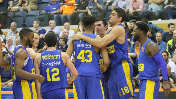 מכבי תל אביב חוגגת