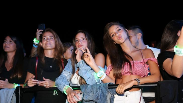 קורל סימנוביץ' עם נטע אלחמיסטר