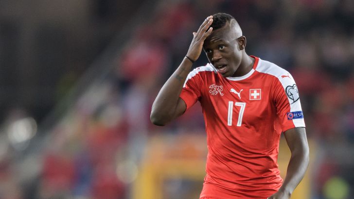 דניס זקאריה שוויץ