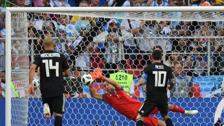 מסי מחמיץ פנדל