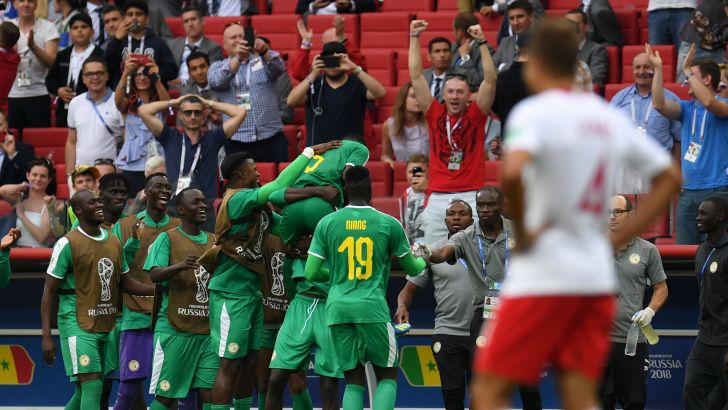 סנגל חוגגת על פולין