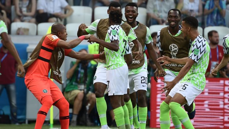 שחקני נבחרת ניגריה חוגגים