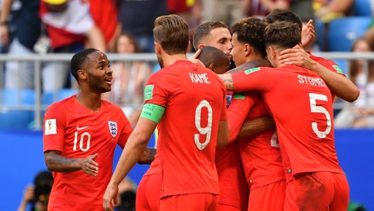 אנגליה חוגגת